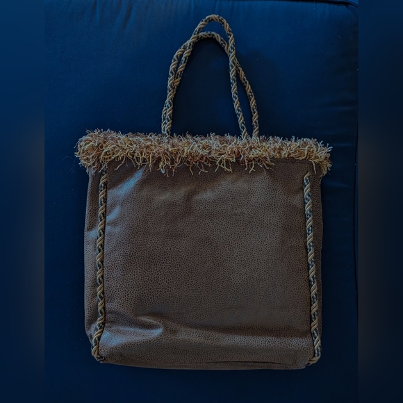 Large Needlepoint Cavalier King Charles Spaniel Tote - Picture 3 of 7